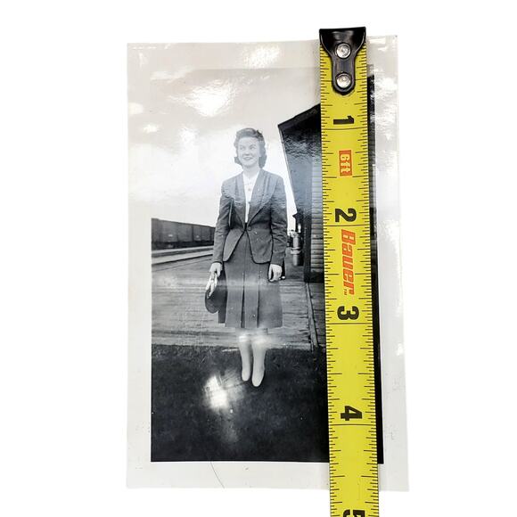 Vtg Lady Posing at Train Station Original Monochrome Photography Found - Picture 2 of 4